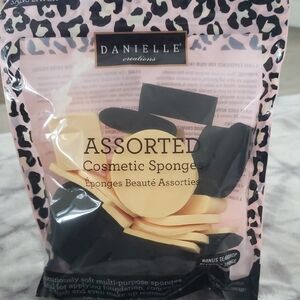 Assorted Cosmetic Sponges - Black and Cream